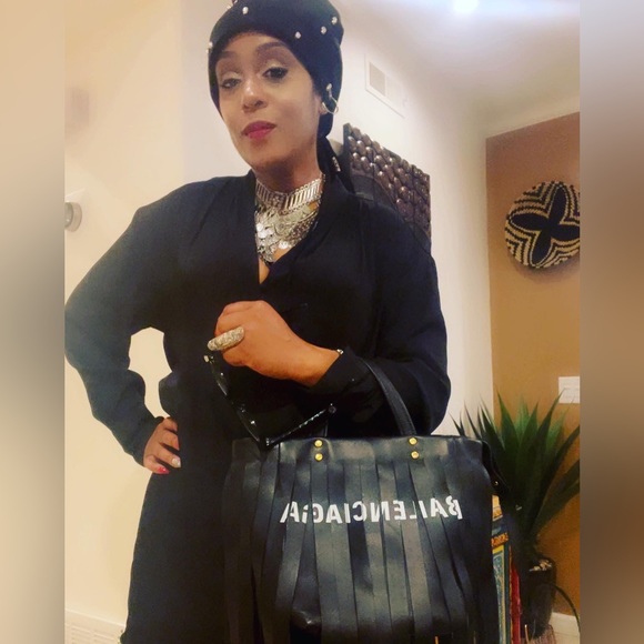 Meet your Posher, Brandy - Picture 1 of 15